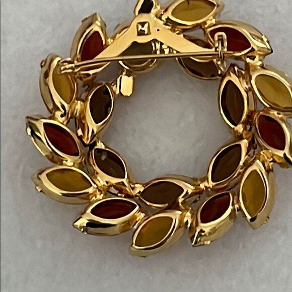 Vintage Elegant Amber, Garnet & Smokey Rhinestone’s 3 Pc Brooch & Clip Earrings - Picture 8 of 9